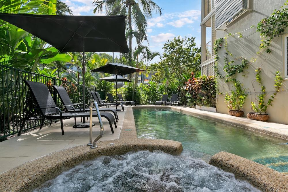 Port Douglas Apartments - Adults Only Oasis מראה חיצוני תמונה