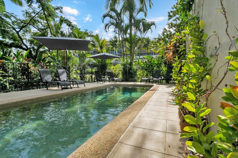 Port Douglas Apartments - Adults Only Oasis מראה חיצוני תמונה