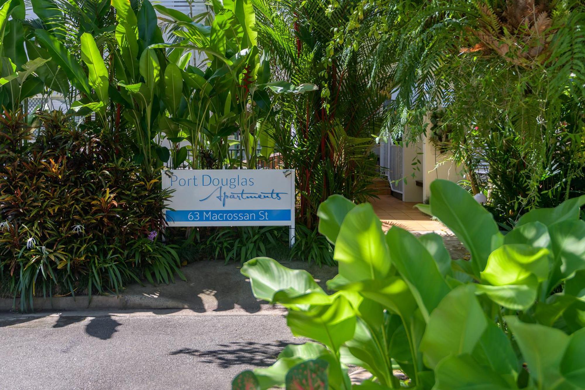 Port Douglas Apartments - Adults Only Oasis מראה חיצוני תמונה
