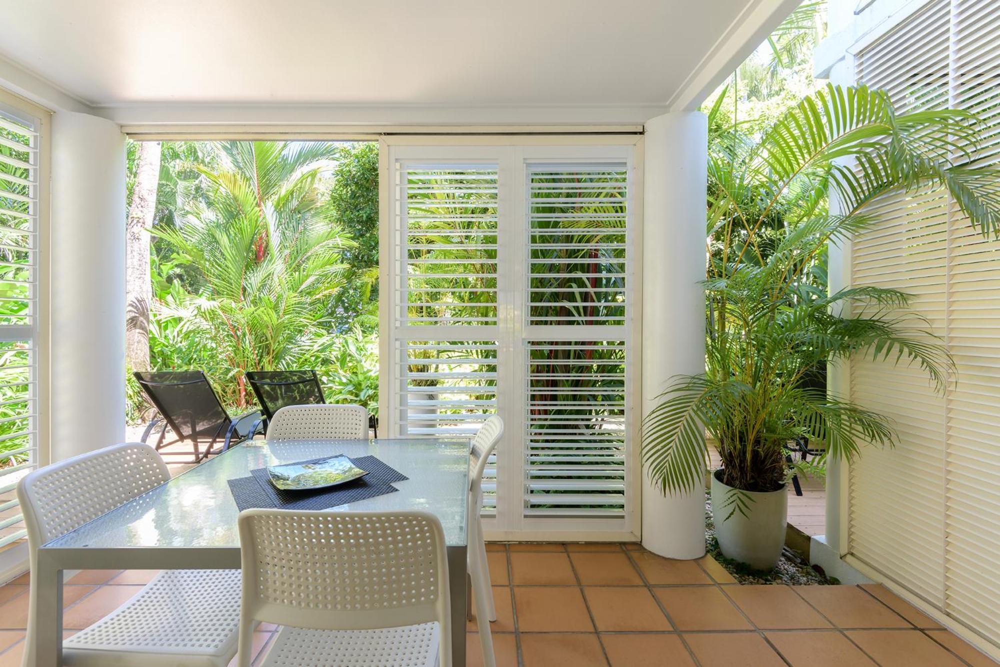 Port Douglas Apartments - Adults Only Oasis מראה חיצוני תמונה