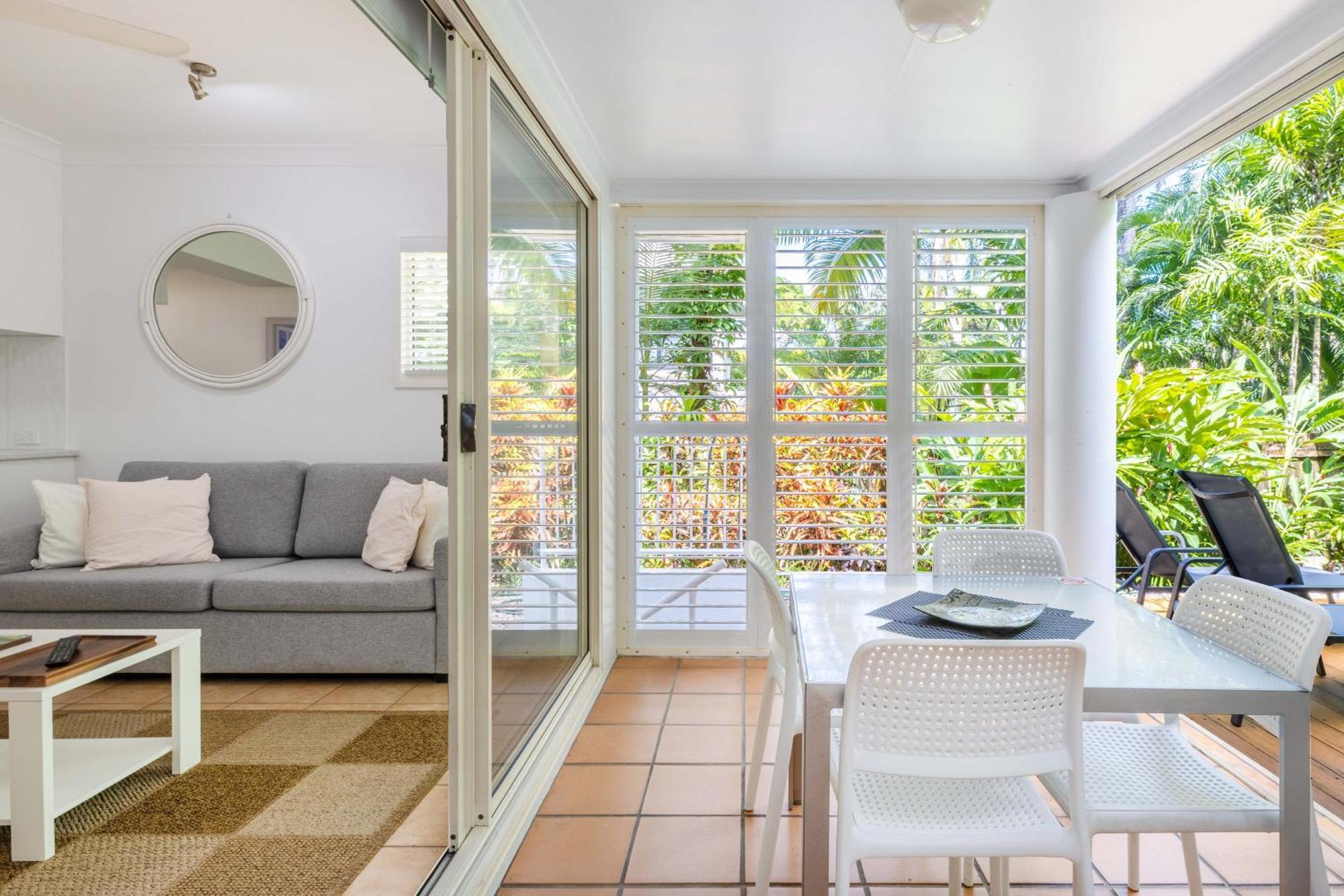 Port Douglas Apartments - Adults Only Oasis מראה חיצוני תמונה
