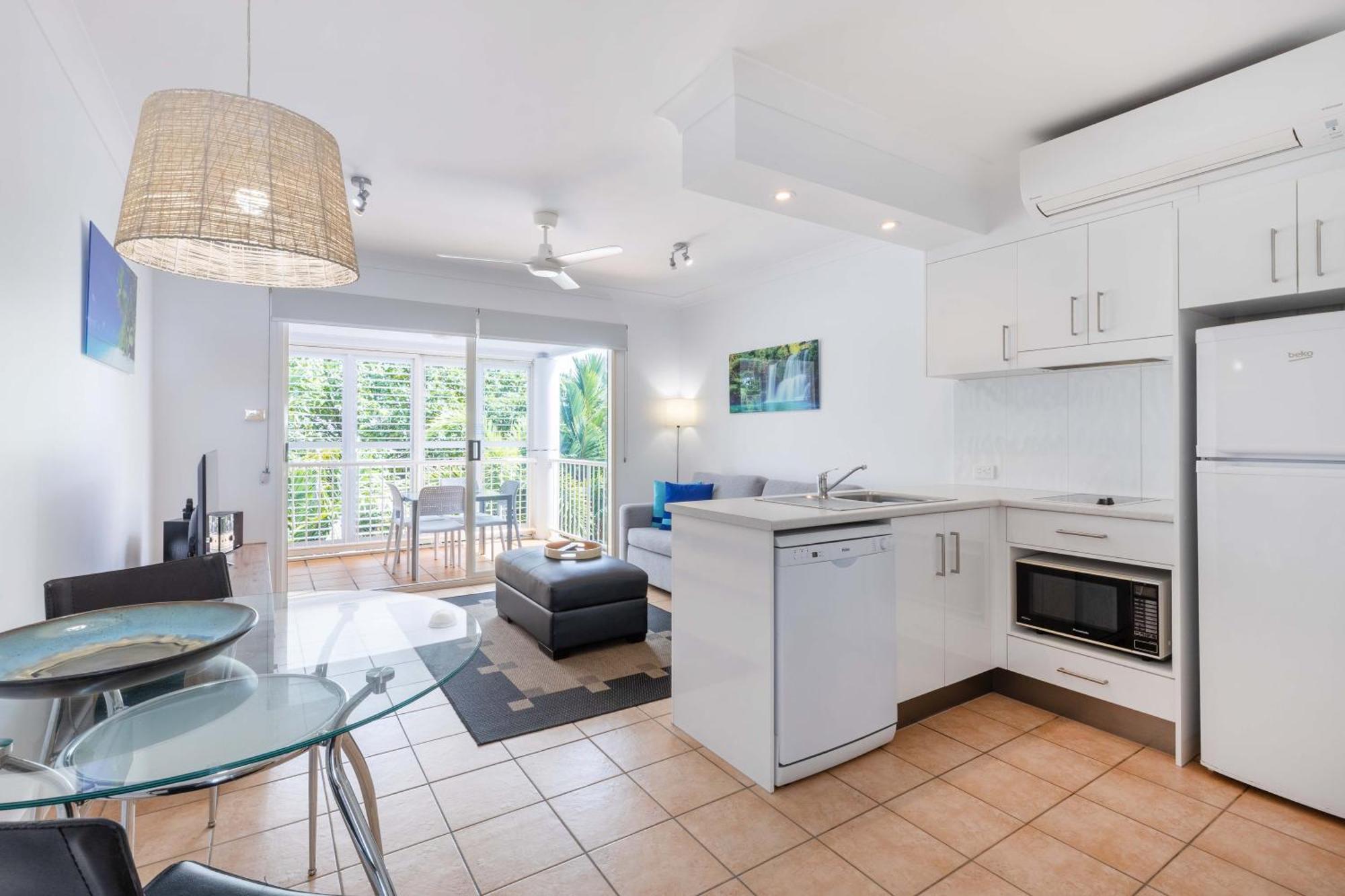 Port Douglas Apartments - Adults Only Oasis מראה חיצוני תמונה